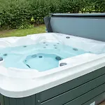 Feriehus Rose Cottage, Village Nr Thirsk North Yorkshire Hot Tub - Rural Location
