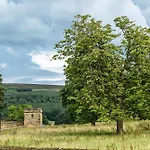 Rose Cottage, Village Nr Thirsk North Yorkshire Hot Tub - Rural Location Kepwick