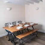 Rose Cottage, Village Nr Thirsk North Yorkshire Hot Tub - Rural Location *