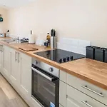 Rose Cottage, Village Nr Thirsk North Yorkshire Hot Tub - Rural Location Feriehus *