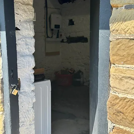 Rose Cottage, Village With Hot Tub - Rural Location 펜션 *