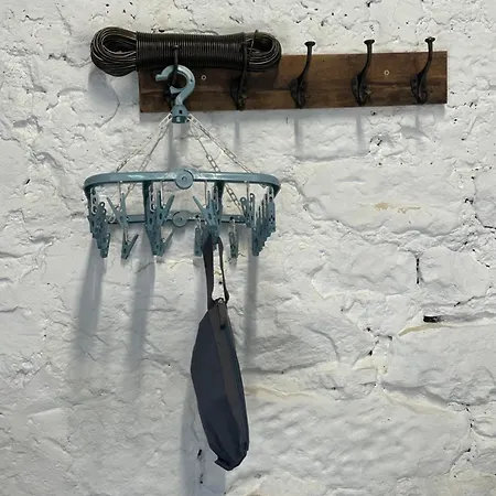 Rose Cottage, Village With Hot Tub - Rural Location