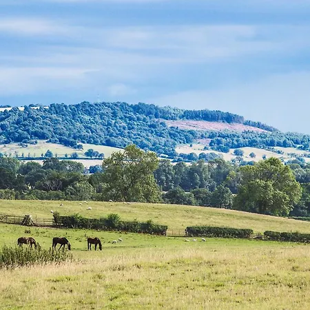 Rose Cottage, Village With Hot Tub - Rural Location * Kepwick