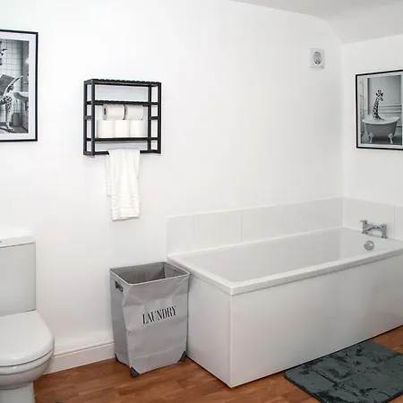 Rose Cottage, Village With Hot Tub - Rural Location 펜션